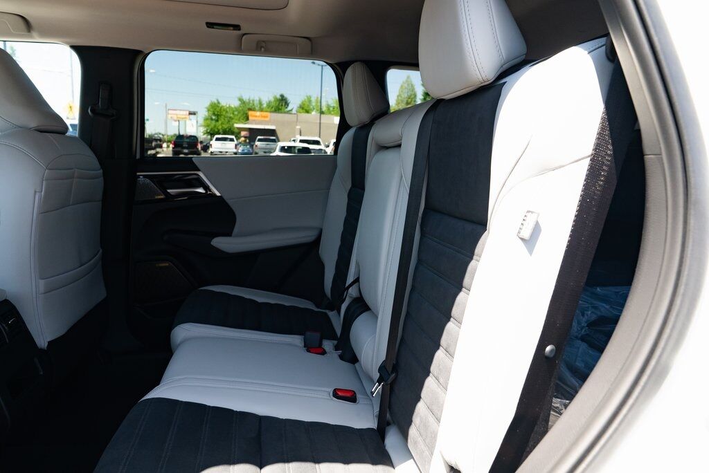 2025 Mitsubishi Outlander SE Milwaukie OR