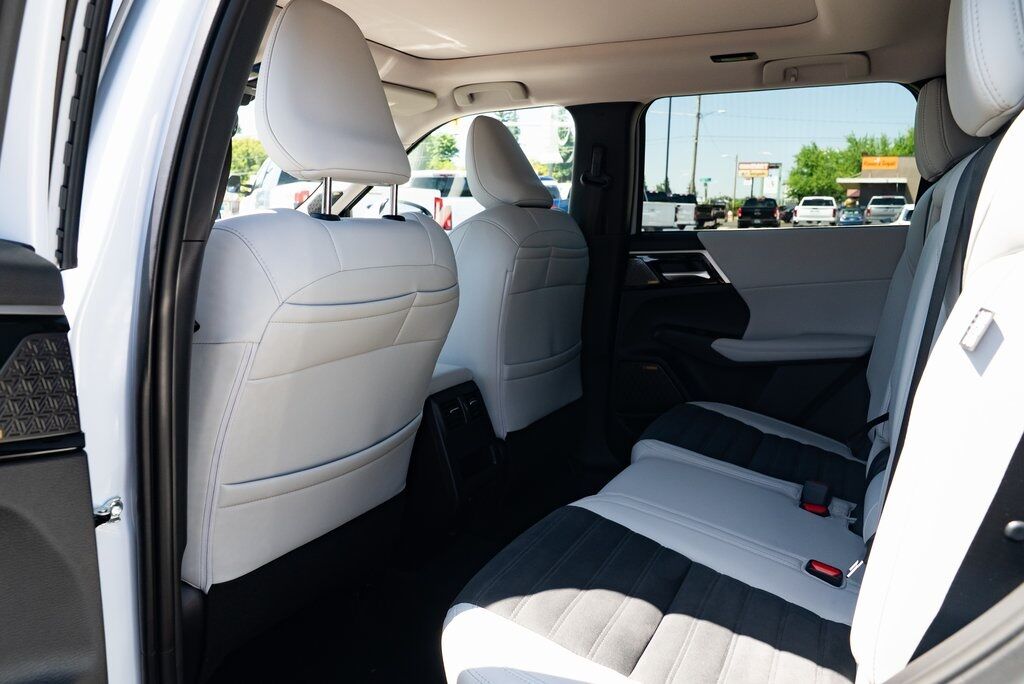 2025 Mitsubishi Outlander SE Milwaukie OR