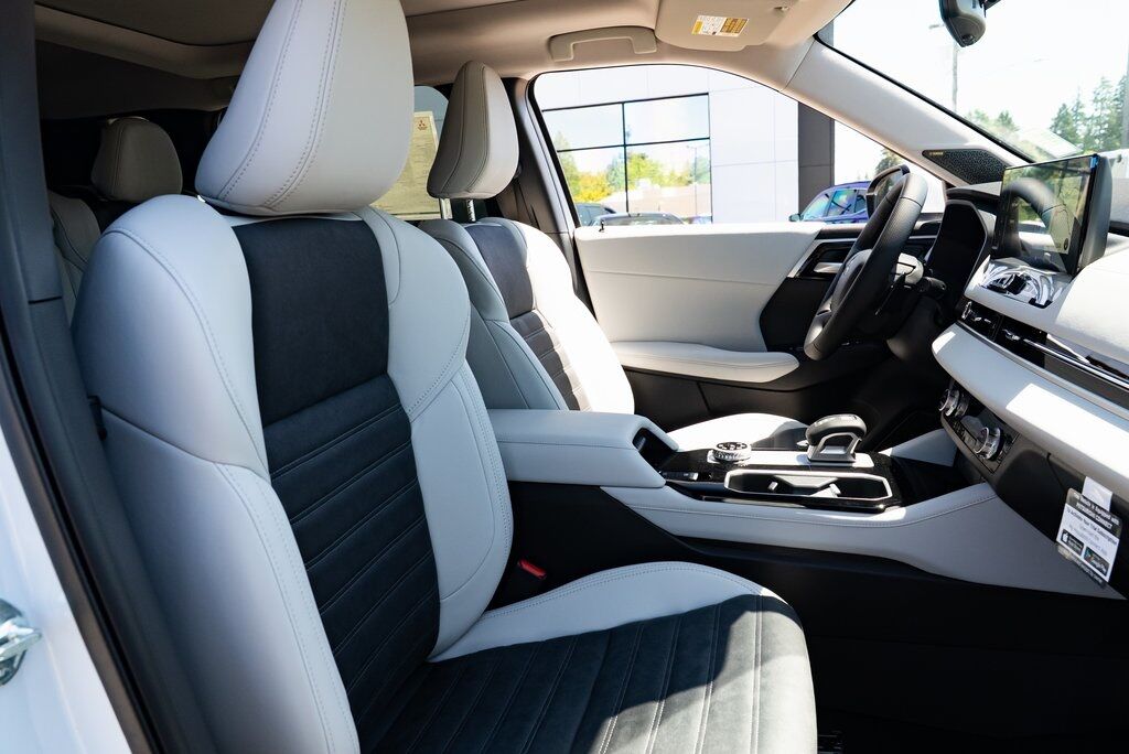 2025 Mitsubishi Outlander SE Milwaukie OR
