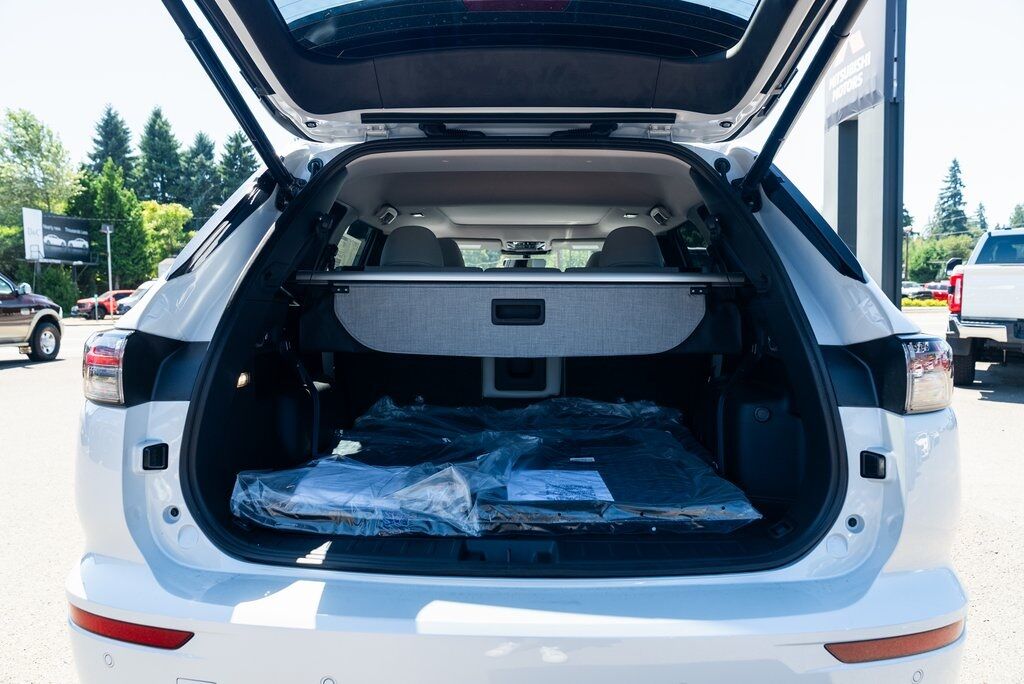 2025 Mitsubishi Outlander SE Milwaukie OR