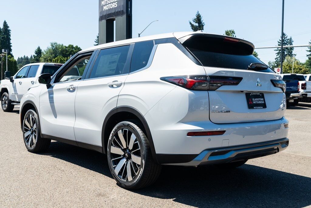 2025 Mitsubishi Outlander SE Milwaukie OR
