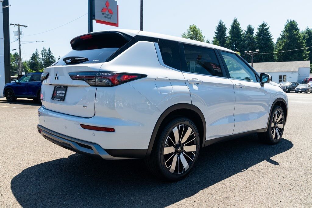 2025 Mitsubishi Outlander SE Milwaukie OR