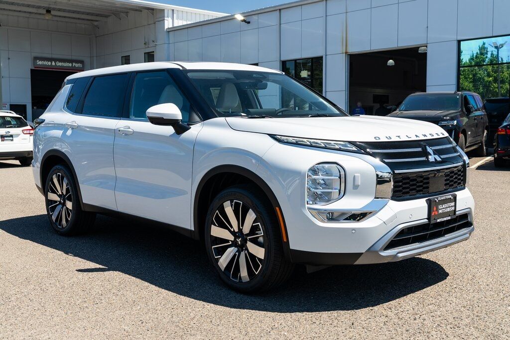 2025 Mitsubishi Outlander SE Milwaukie OR