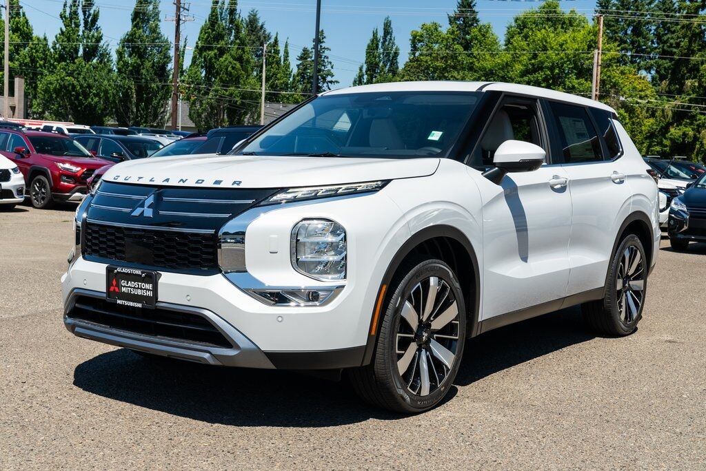 2025 Mitsubishi Outlander SE Milwaukie OR