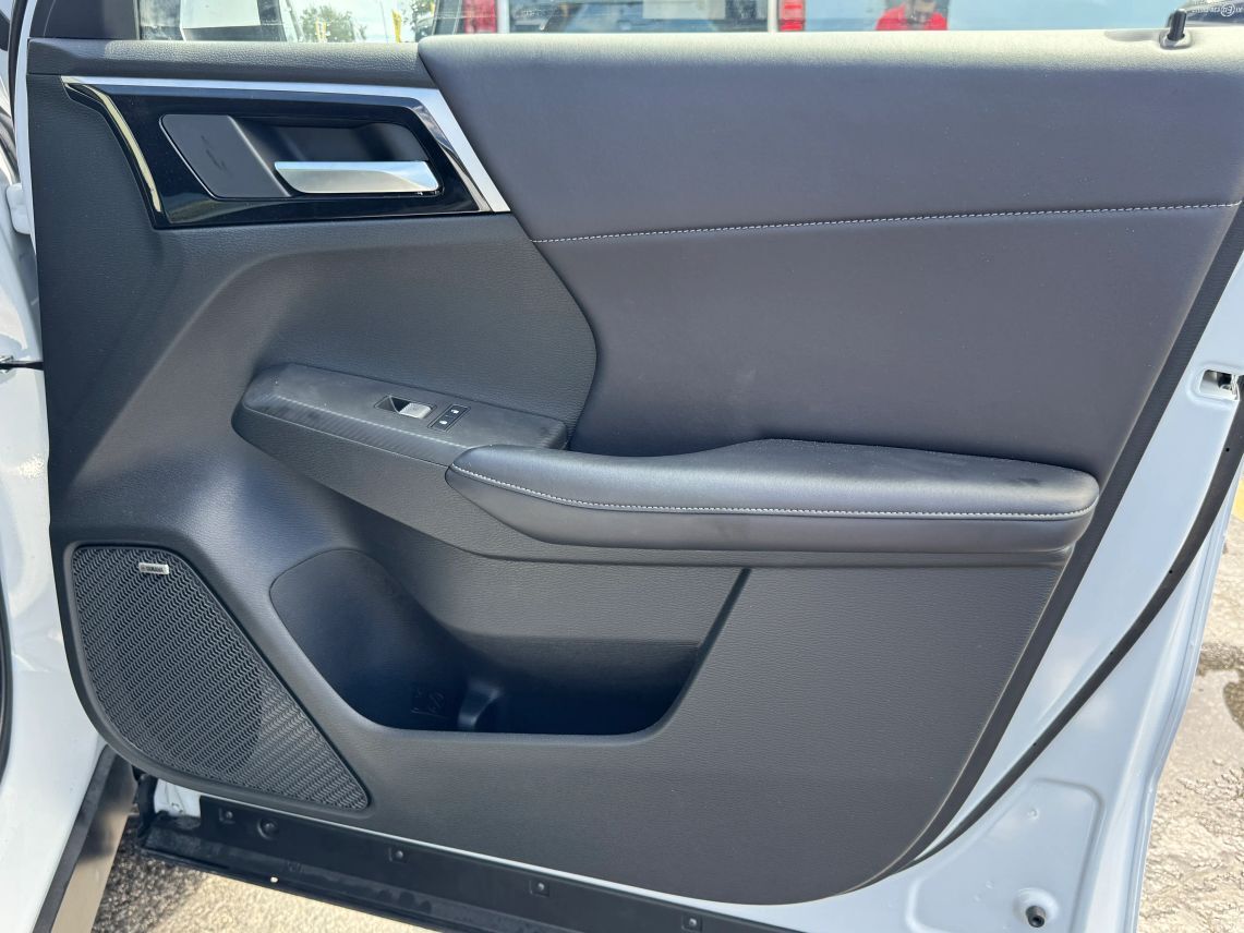 2025 Mitsubishi Outlander SE Sport Utility 4D