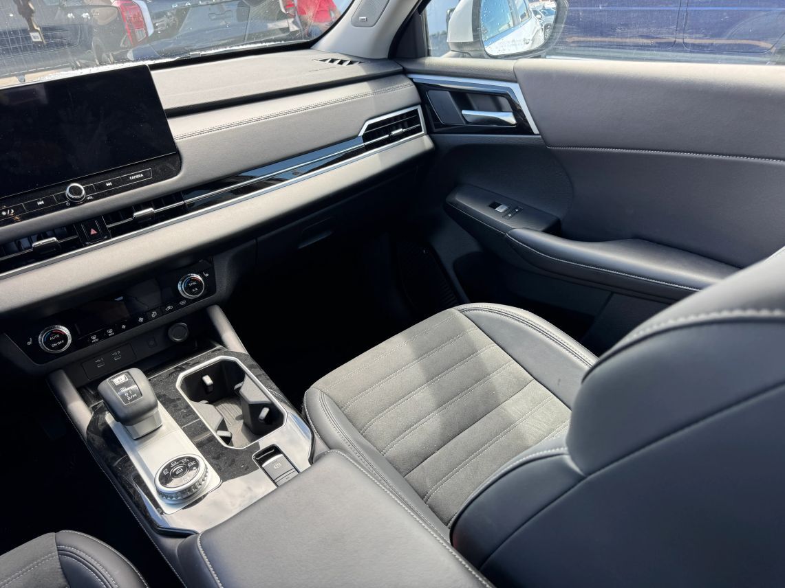 2025 Mitsubishi Outlander SE Sport Utility 4D