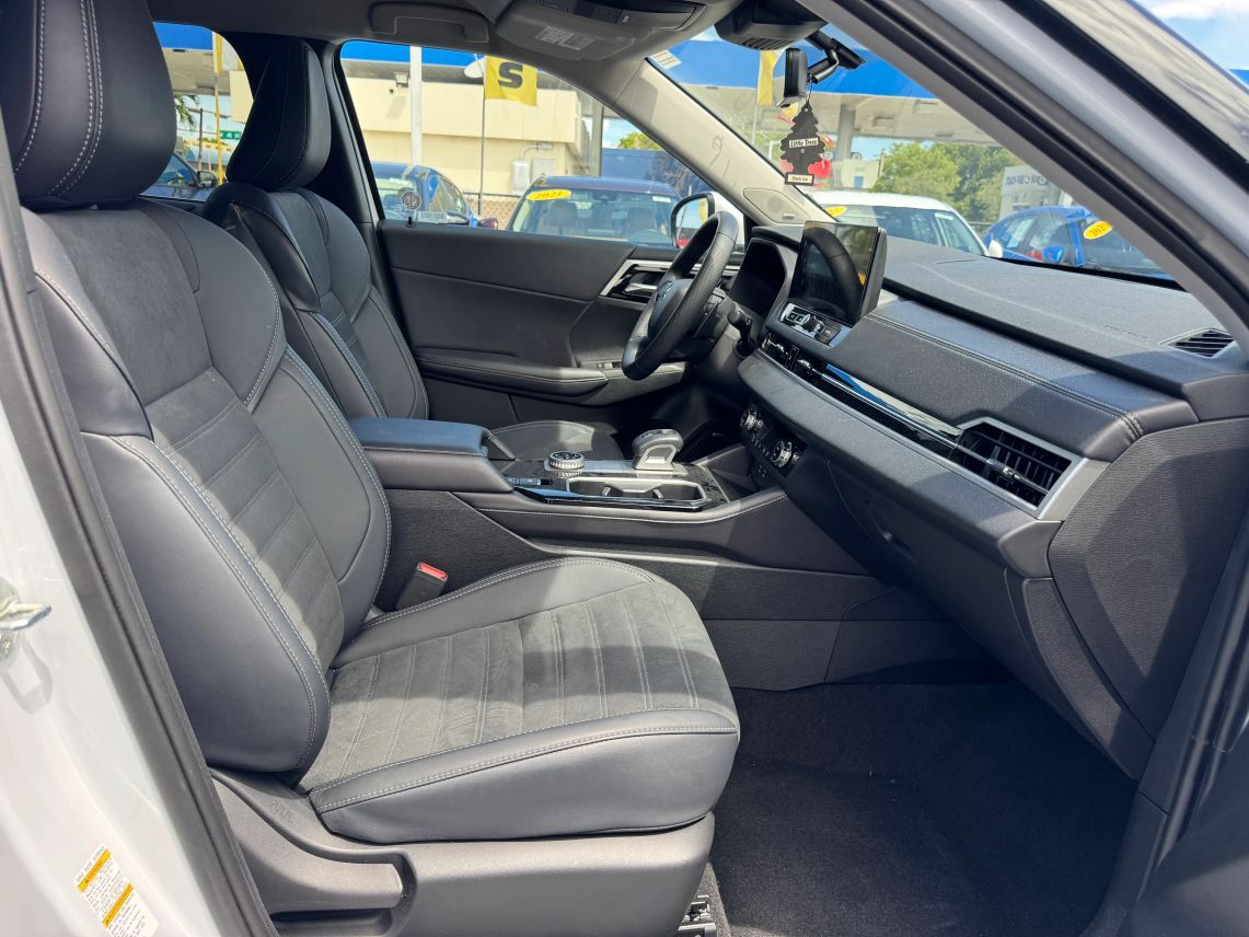 2025 Mitsubishi Outlander SE Sport Utility 4D