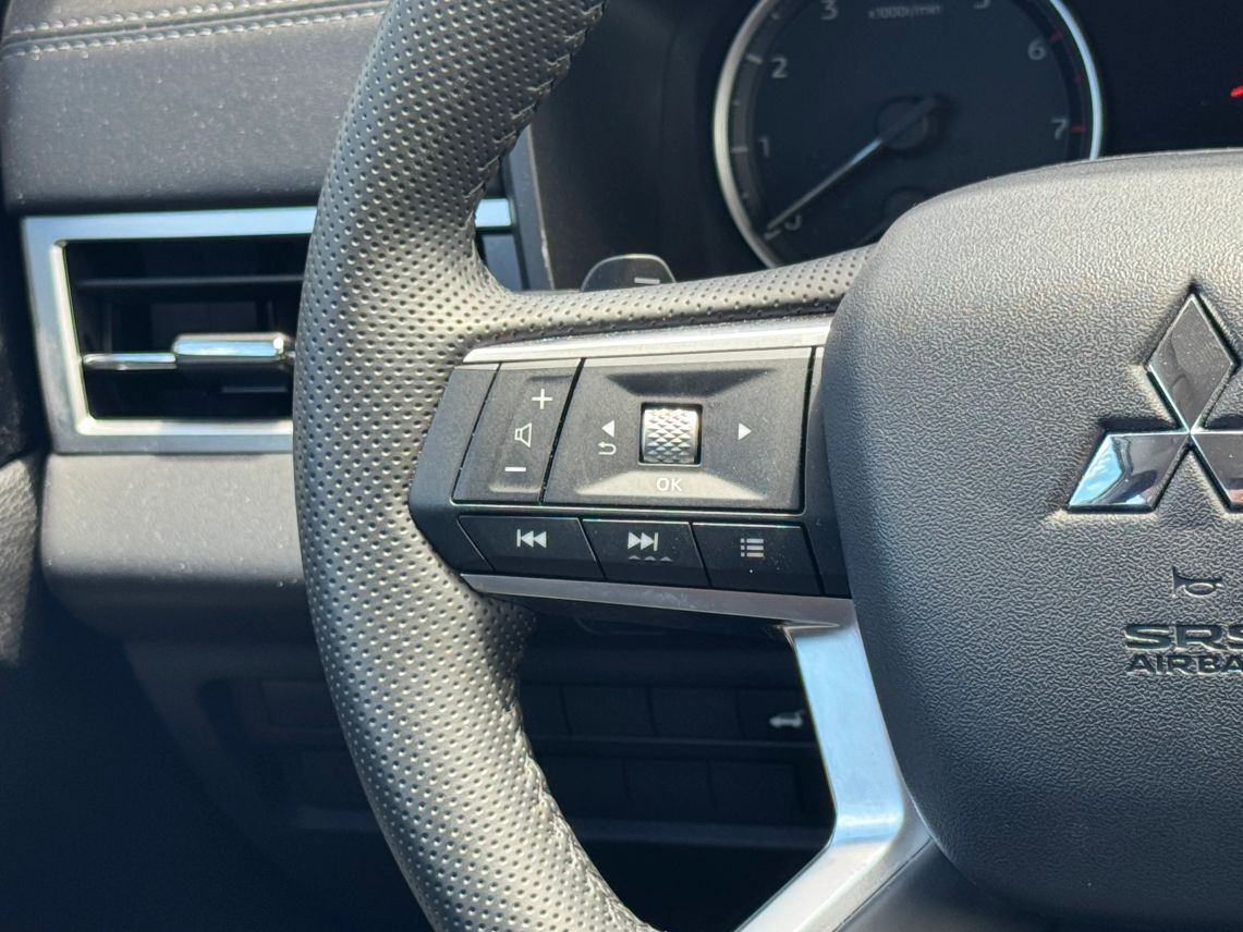 2025 Mitsubishi Outlander SE Sport Utility 4D