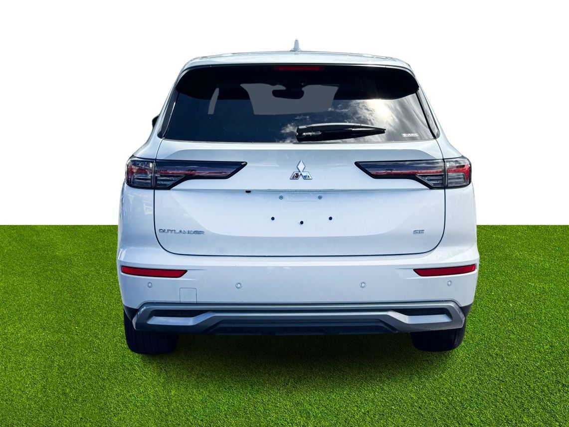 2025 Mitsubishi Outlander SE Sport Utility 4D