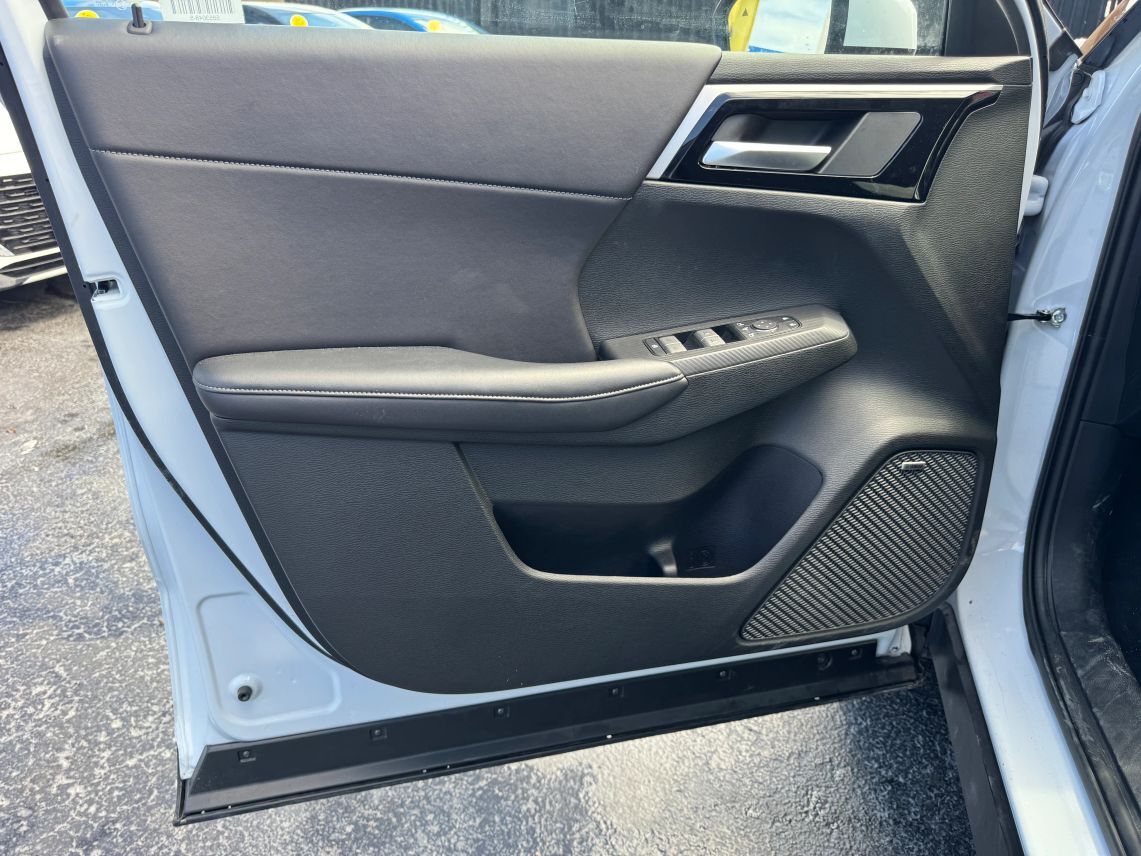 2025 Mitsubishi Outlander SE Sport Utility 4D
