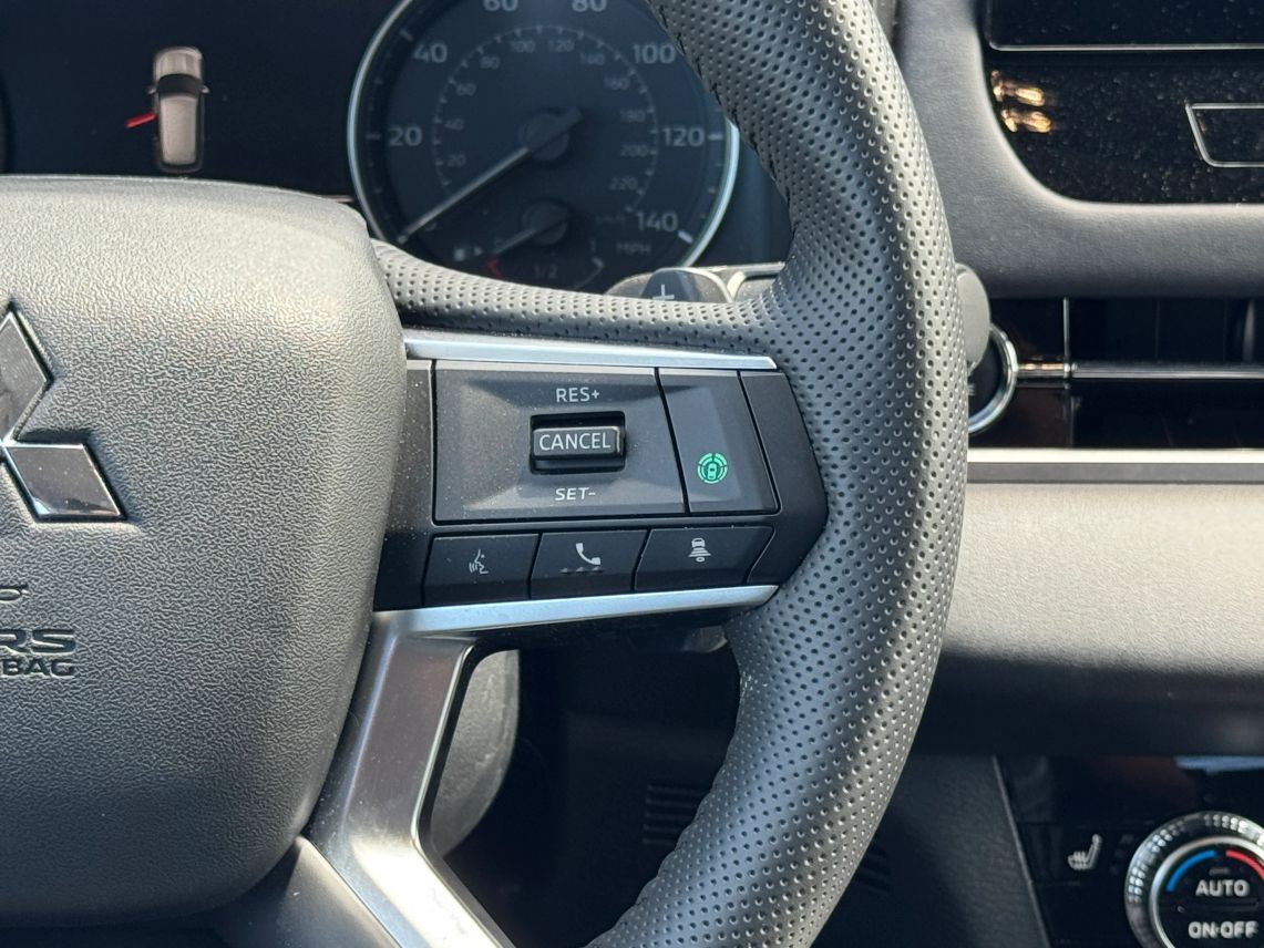 2025 Mitsubishi Outlander SE Sport Utility 4D