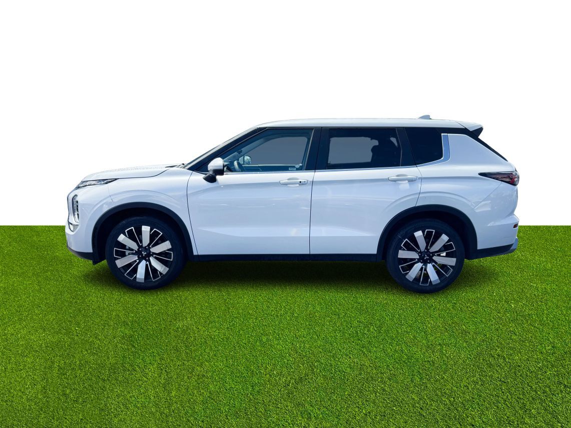 2025 Mitsubishi Outlander SE Sport Utility 4D
