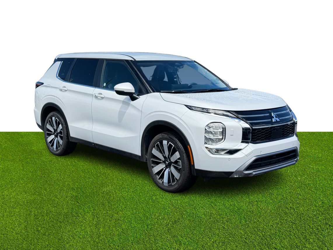 2025 Mitsubishi Outlander SE Sport Utility 4D