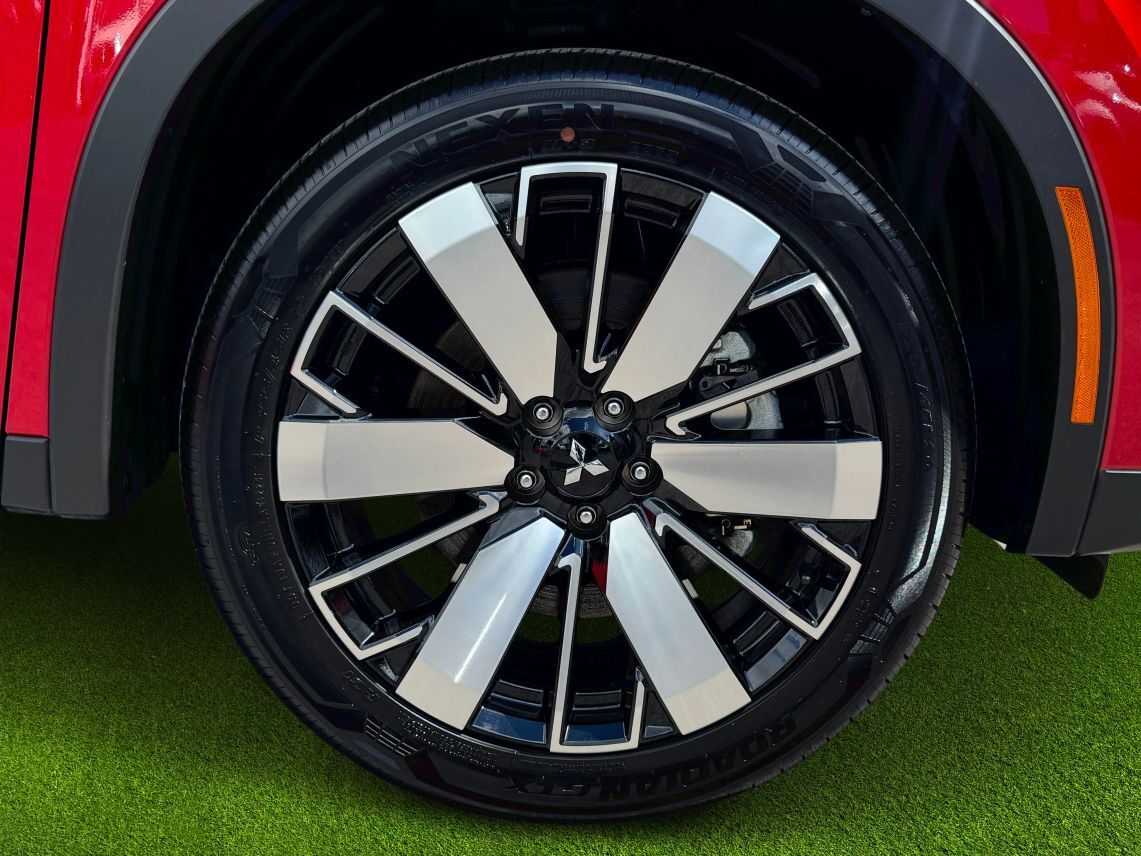 2025 Mitsubishi Outlander SE Sport Utility 4D