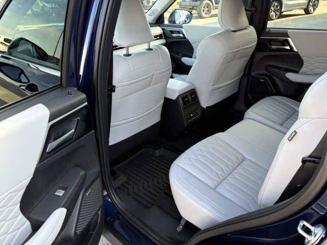 2025 Mitsubishi Outlander SE Whitecourt AB