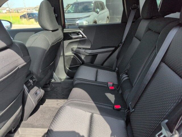 2025 Mitsubishi Outlander SE Whitecourt AB
