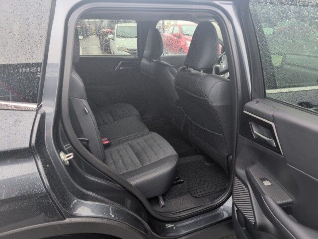 2025 Mitsubishi Outlander SE Whitecourt AB