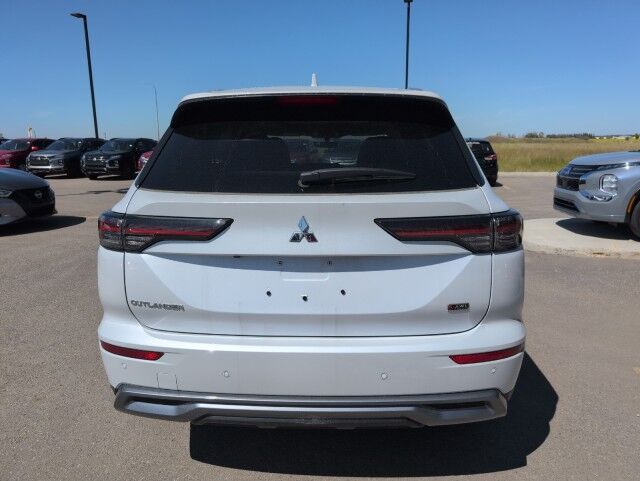 2025 Mitsubishi Outlander SE Whitecourt AB