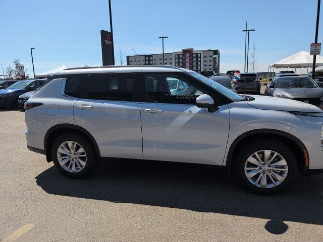 2025 Mitsubishi Outlander SE Whitecourt AB