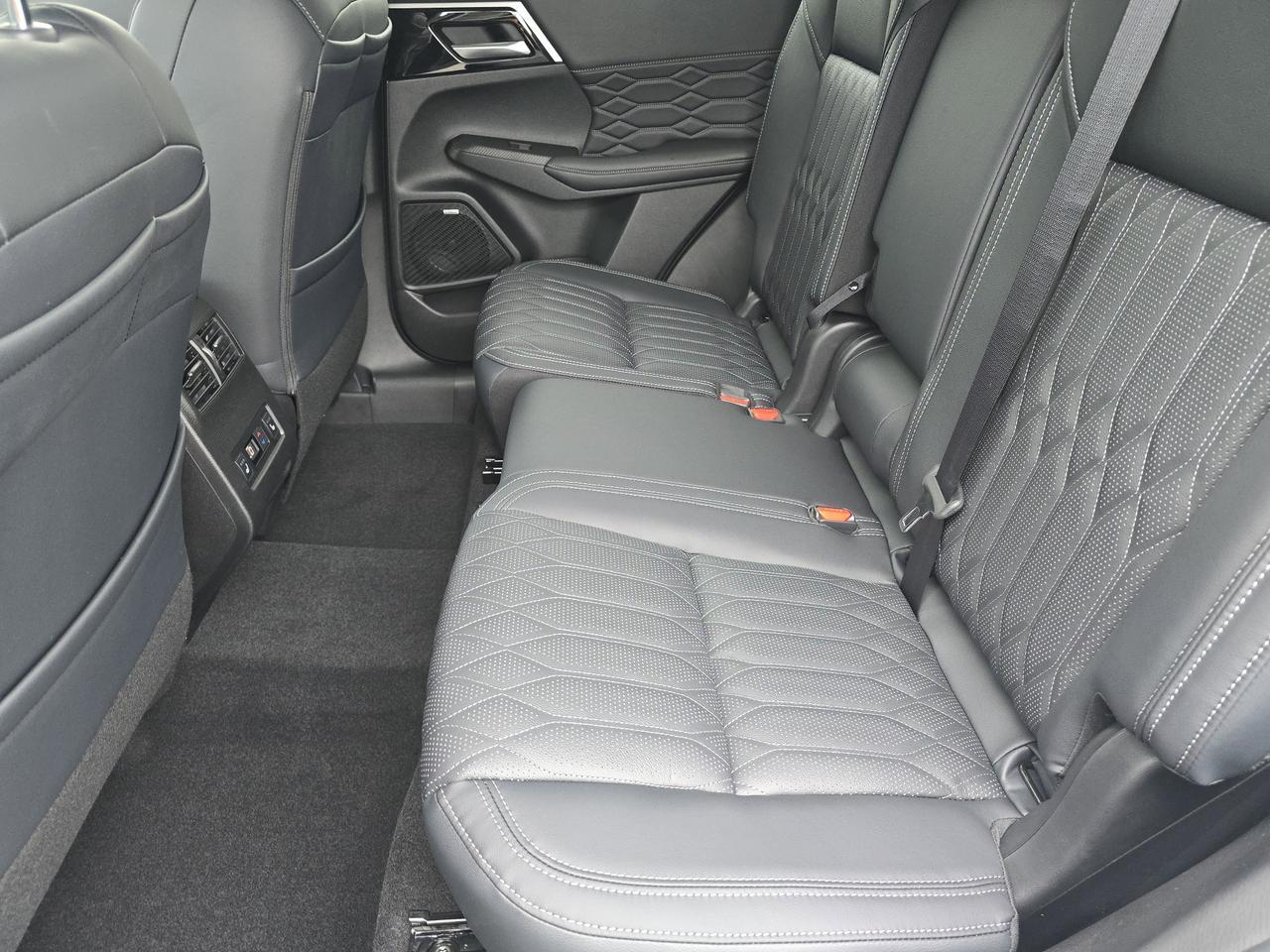 2025 Mitsubishi Outlander SEL Chattanooga TN