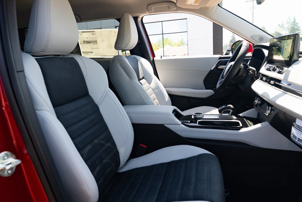 2025 Mitsubishi Outlander SEL Milwaukie OR