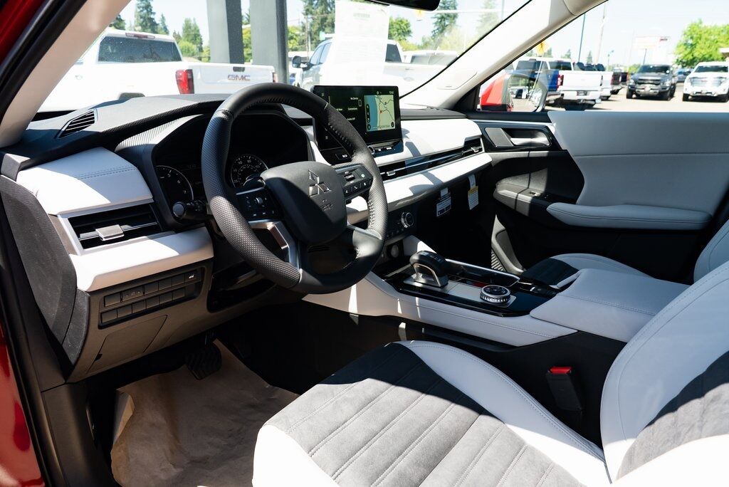 2025 Mitsubishi Outlander SEL Milwaukie OR