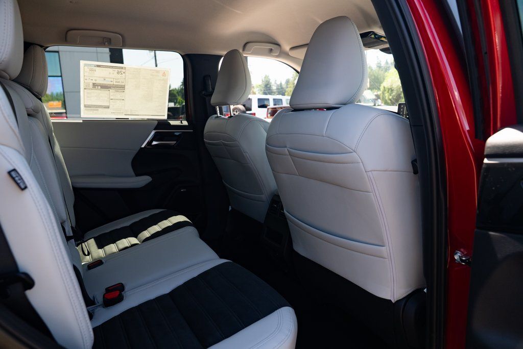 2025 Mitsubishi Outlander SEL Milwaukie OR