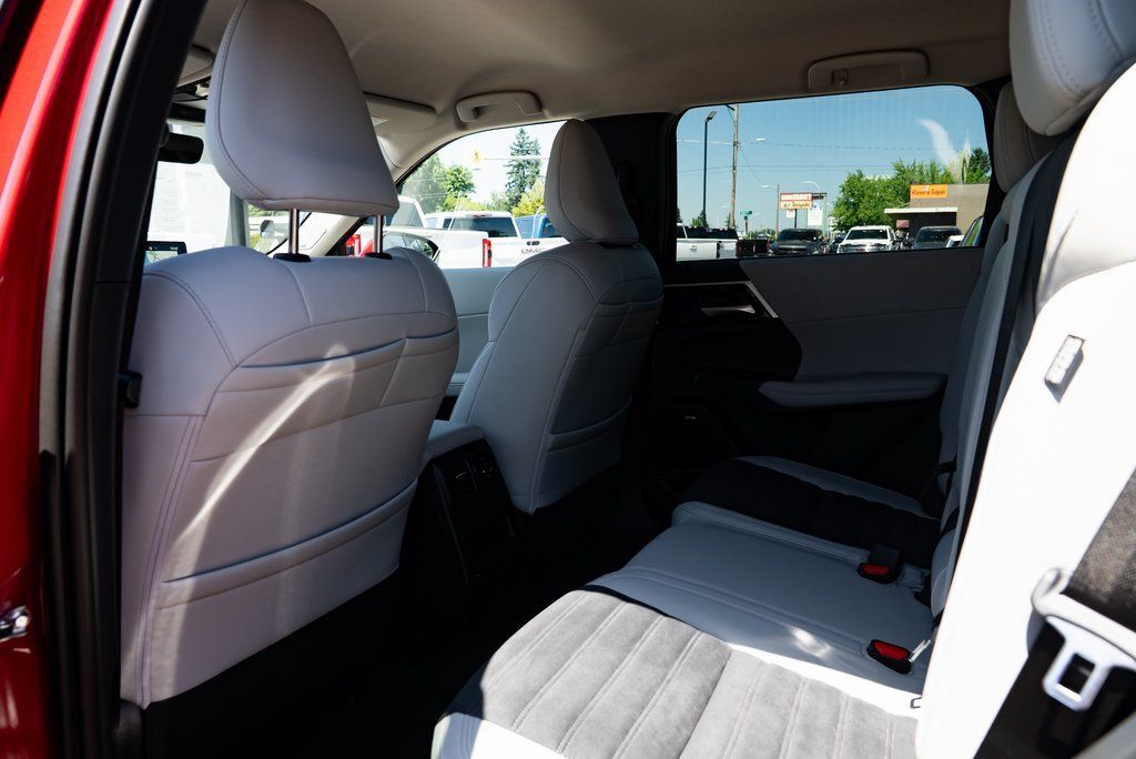 2025 Mitsubishi Outlander SEL Milwaukie OR