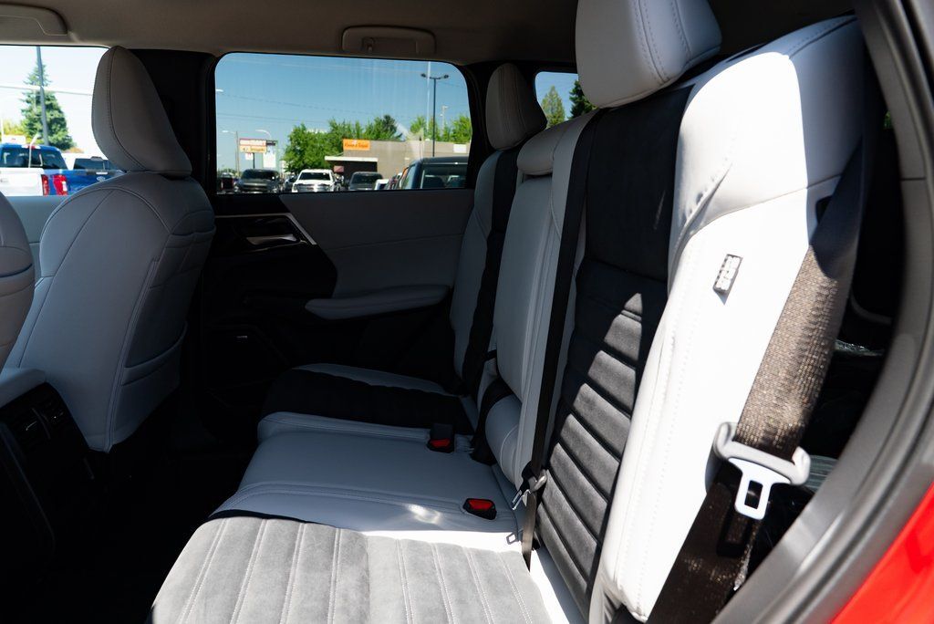 2025 Mitsubishi Outlander SEL Milwaukie OR