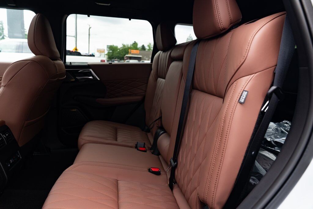 2025 Mitsubishi Outlander SEL Milwaukie OR