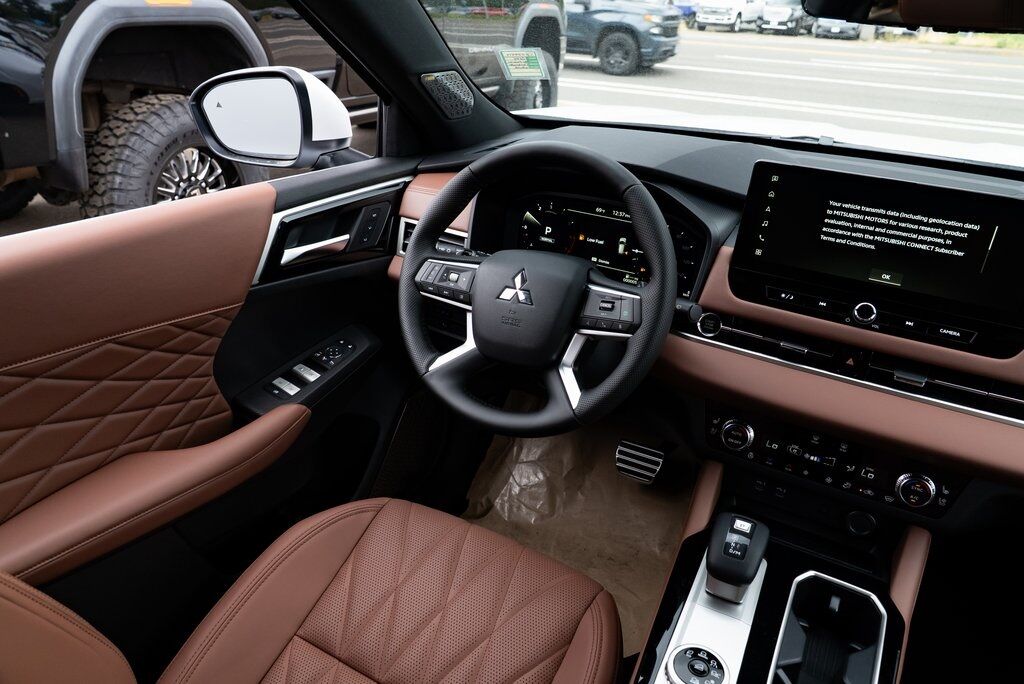 2025 Mitsubishi Outlander SEL Milwaukie OR