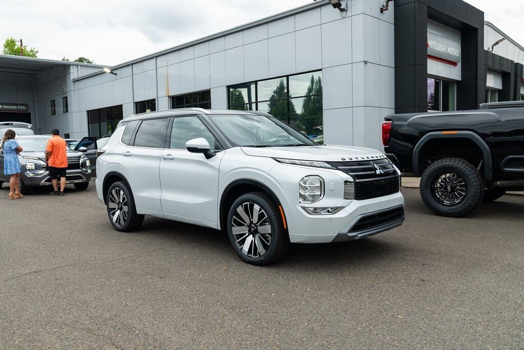 2025 Mitsubishi Outlander SEL Milwaukie OR