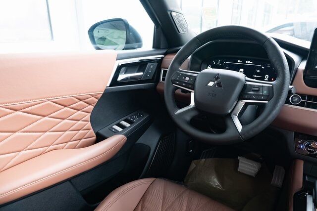 2025 Mitsubishi Outlander SEL Milwaukie OR