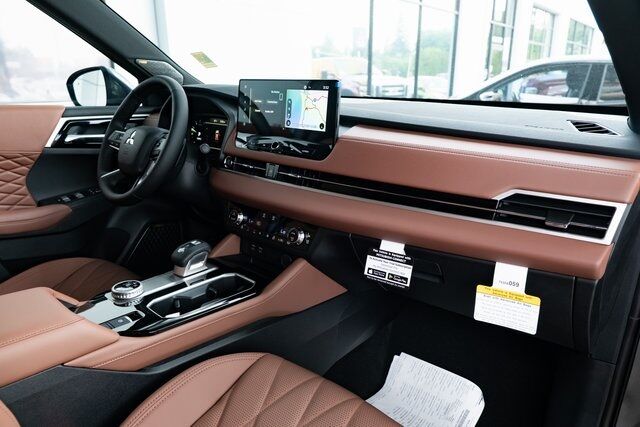 2025 Mitsubishi Outlander SEL Milwaukie OR