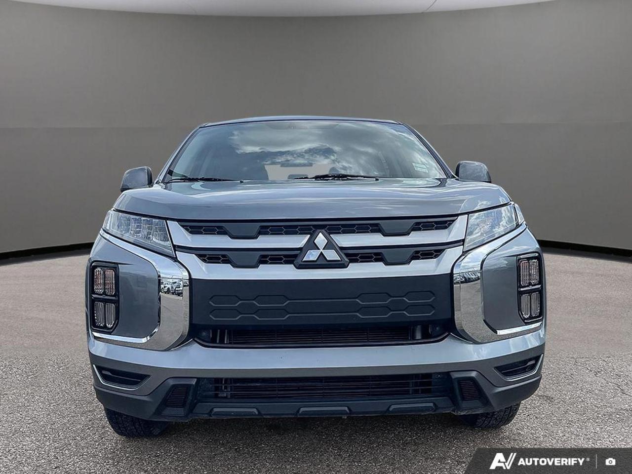 2025 Mitsubishi RVR ES
