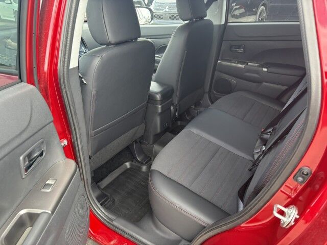2025 Mitsubishi RVR SEL Whitecourt AB