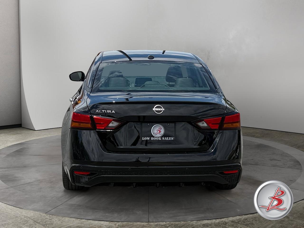 2025 Nissan Altima SV - Photo 6