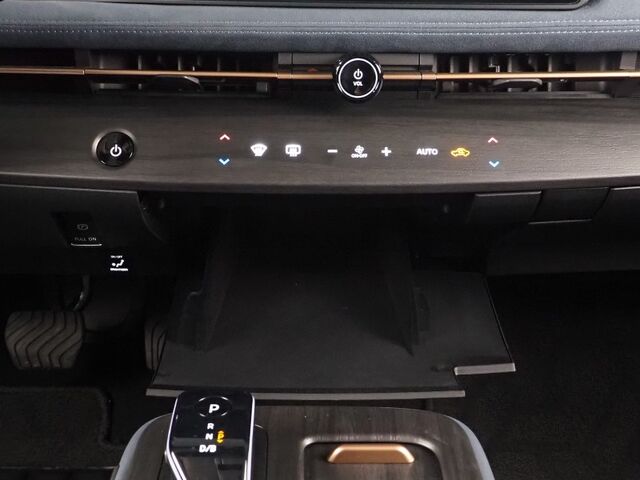 2025 Nissan ARIYA PLATINUM+ e-4ORCE AWD *HEADS-UP DISPLAY, NAVIGATION, SAFETY ALERTS, ADAPTIVE CRUISE, 360 VIEW CAMERA, PANORAMA MOONROOF, NAPPA LEATHER, CLIMATE SEATS, WIRELESS CHARGING, BOSE AUDIO, APPLE CARPLAY Round Rock TX