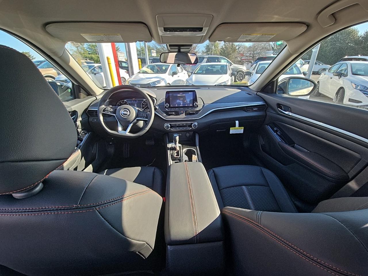 2025 Nissan Altima 2.5 SR photo 8