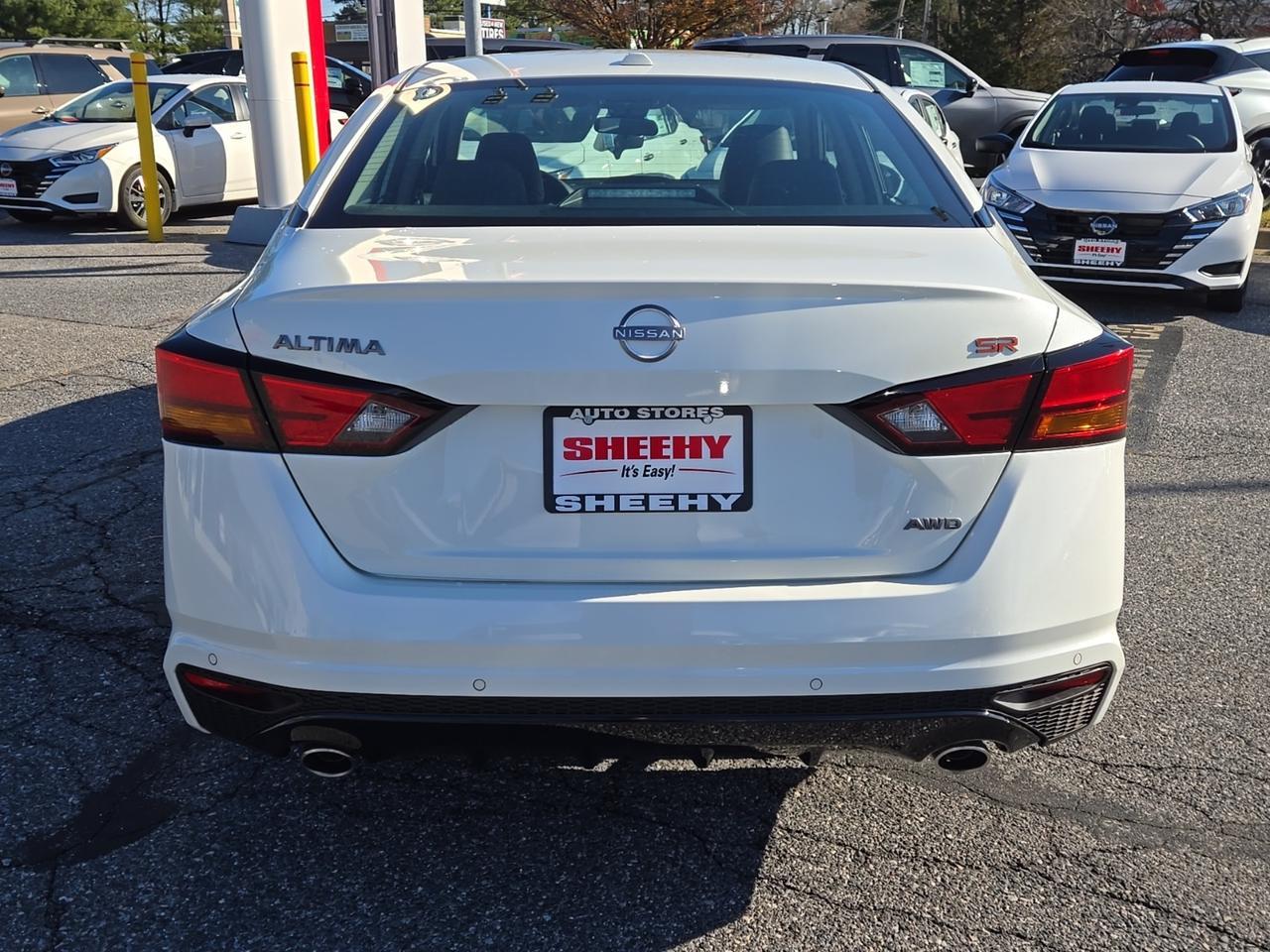 2025 Nissan Altima 2.5 SR photo 6