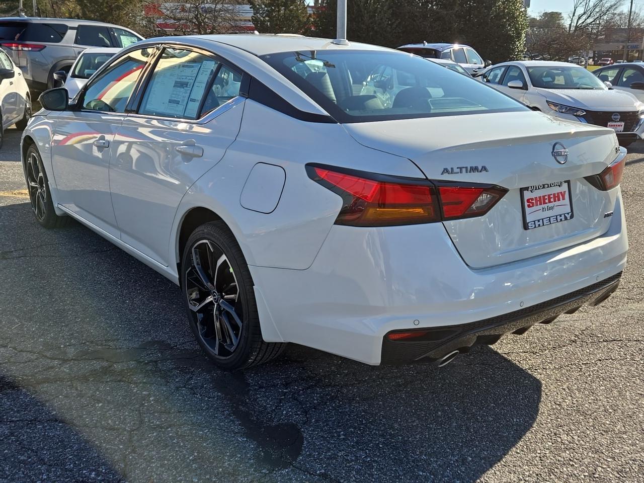 2025 Nissan Altima 2.5 SR photo 5