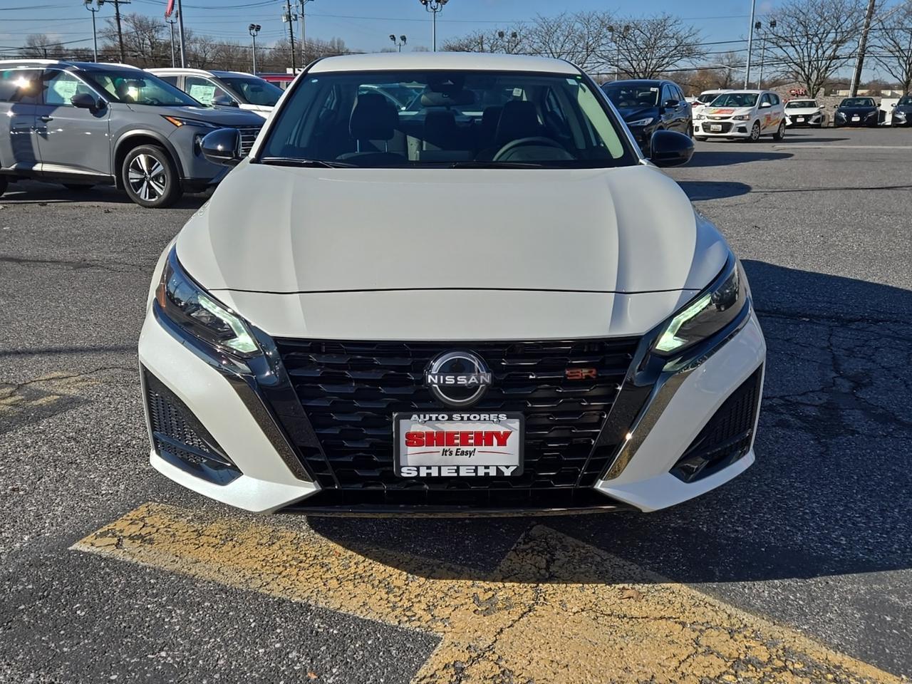 2025 Nissan Altima 2.5 SR photo 3