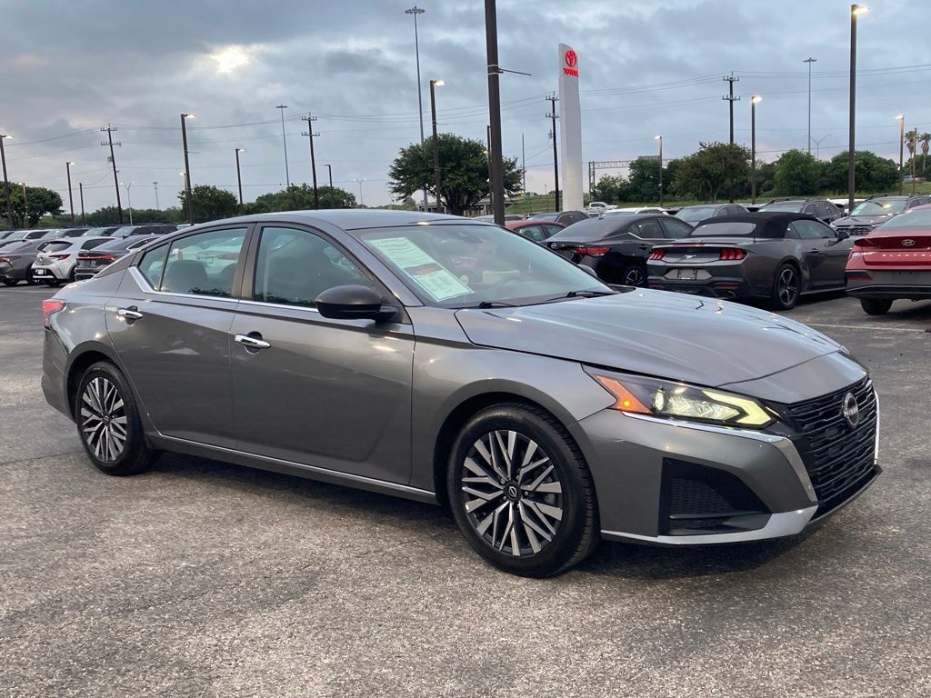 2025 Nissan Altima 2.5 SV