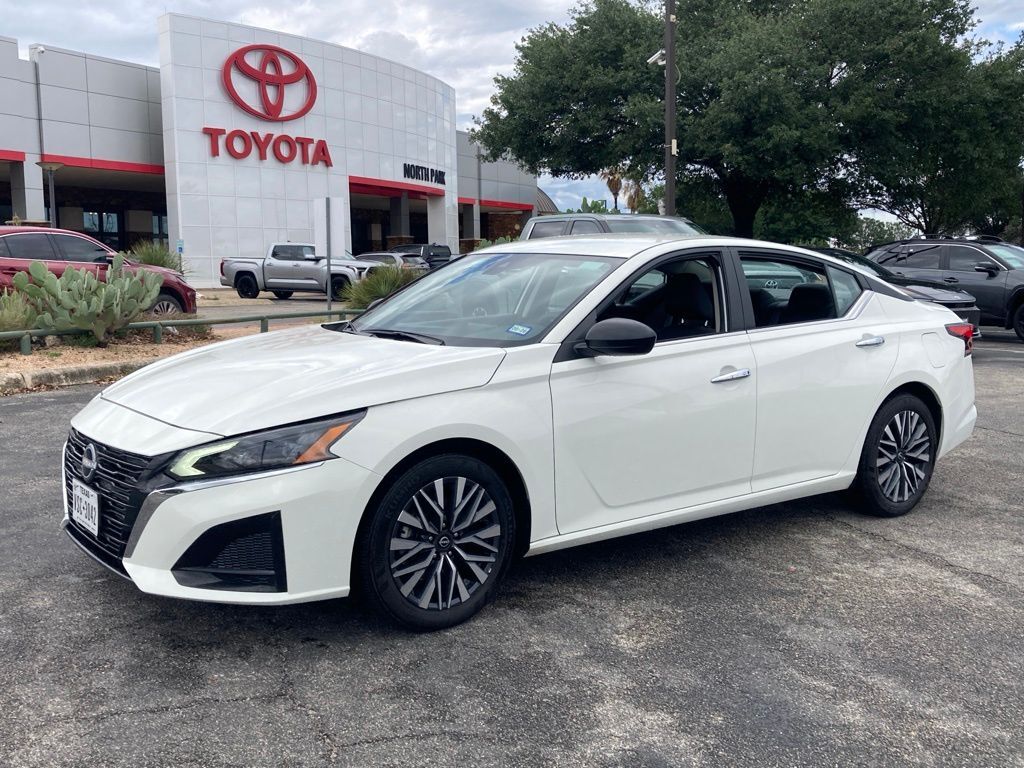 2025 Nissan Altima 2.5 SV