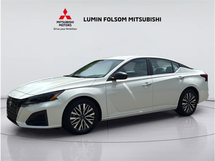 2025 Nissan Altima 2.5 SV Sedan 4D