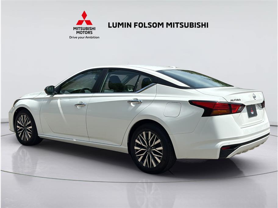 2025 Nissan Altima 2.5 SV Sedan 4D
