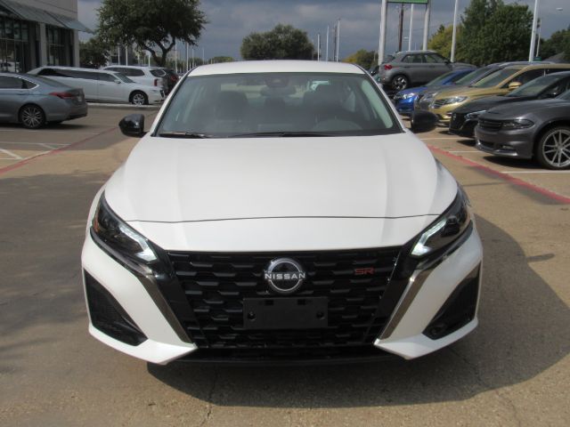 2025 Nissan Altima SR FWD