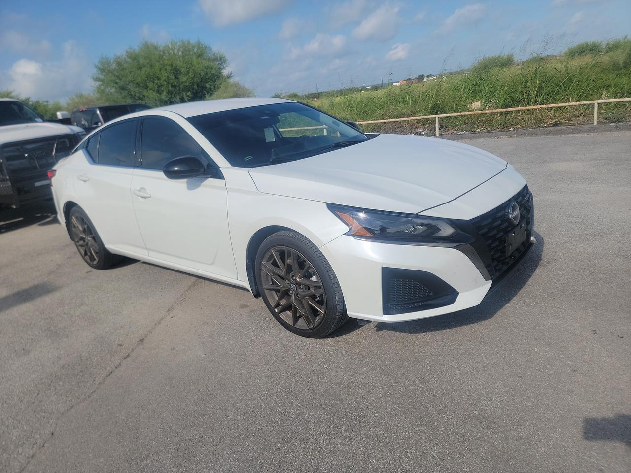 2025 Nissan Altima SR