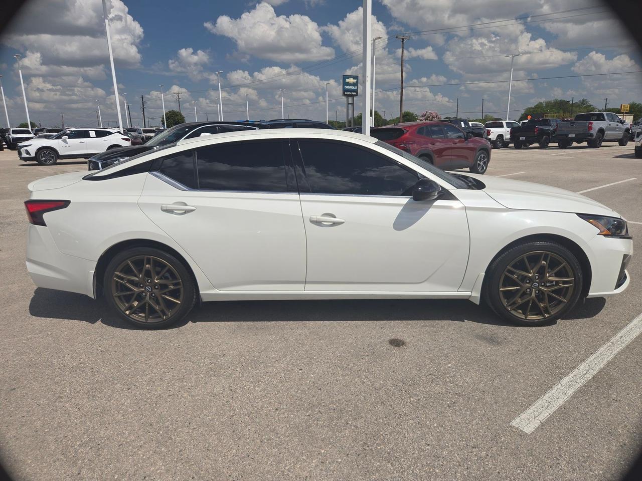 2025 Nissan Altima SR