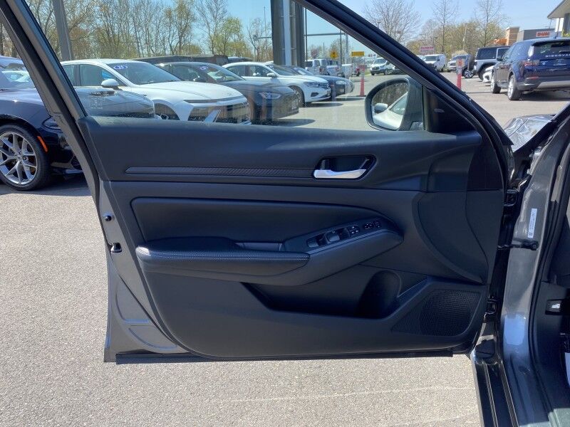 2025 Nissan Altima SV Bristol  PA